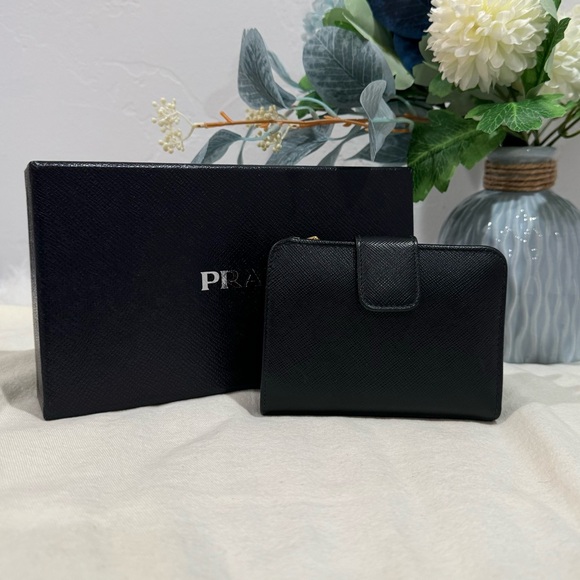 EUC✨PRADA Limited Edition Bifold Saffiano Wallet - Picture 2 of 15